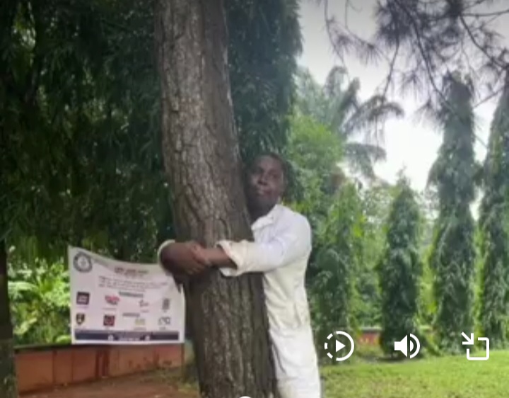 Ghanaian attempts to break tree-hugging world record