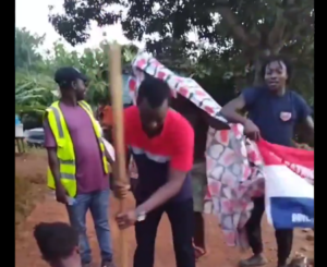 (Video) NPP candidate campaigns by joining family to pound fufu