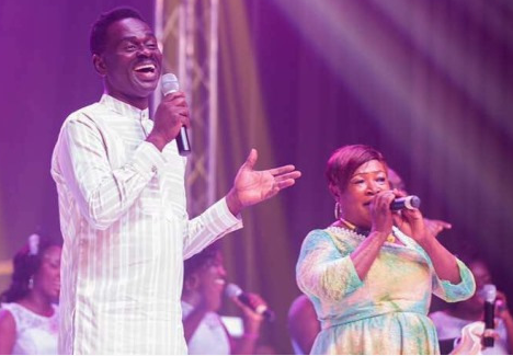 Bawumia visits ailing gospel musician Yaw Sarpong, donates GHS100,000