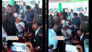 'Like how he enjoyed covid funds' - Ghanaians react to Akufo-Addo eating kenkey publicly