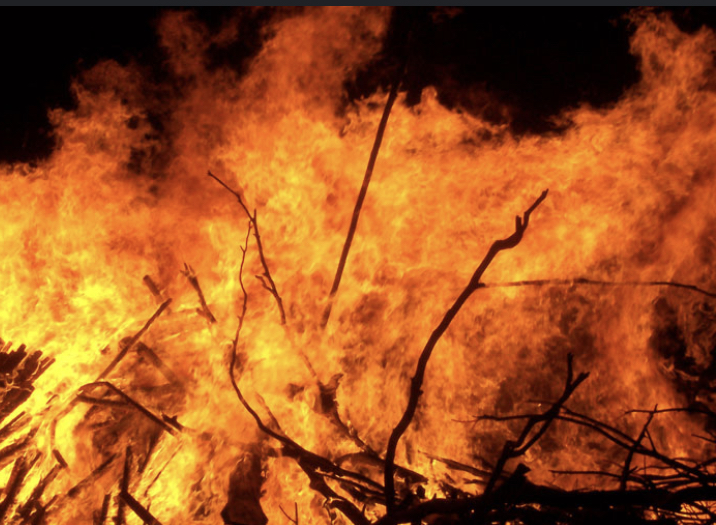 (Video) Kumasi PZ Market in Flames—Hundreds of Traders Count Their Losses