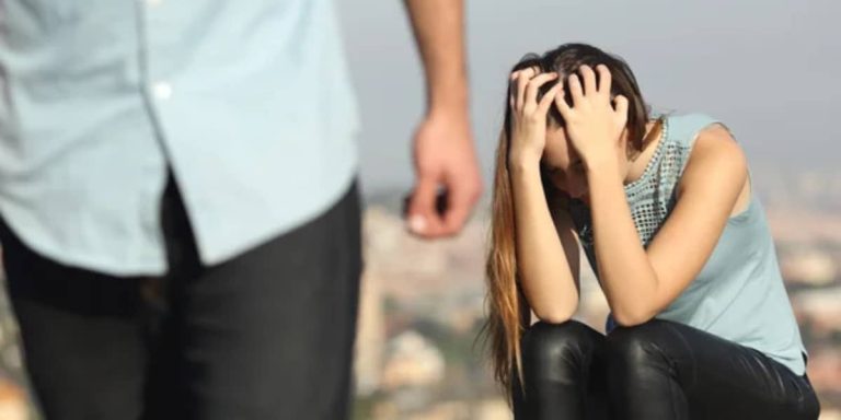 Boyfriend’s Cold Words About Her Father End Their Relationship Instantly
