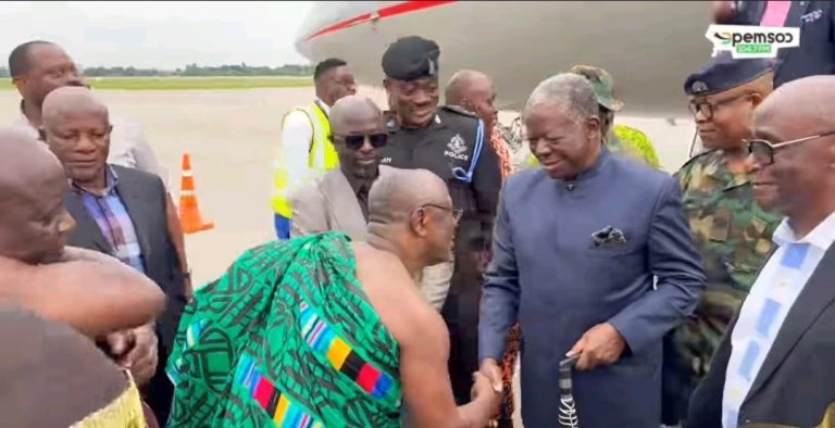 (Video) Kumasi Comes Alive as Otumfuo Returns to Resume Royal Duties