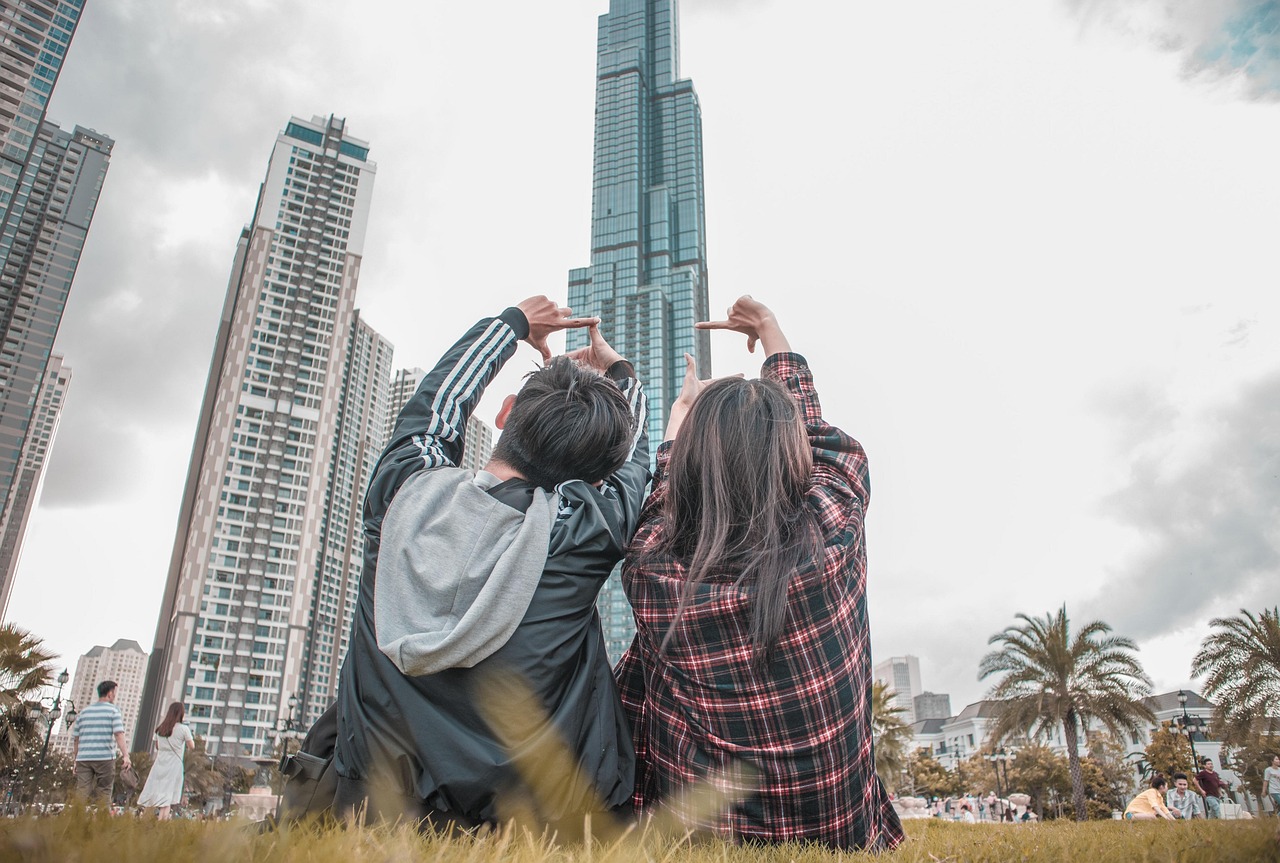 Why Dating Your Best Friend Isn’t Always the Dream