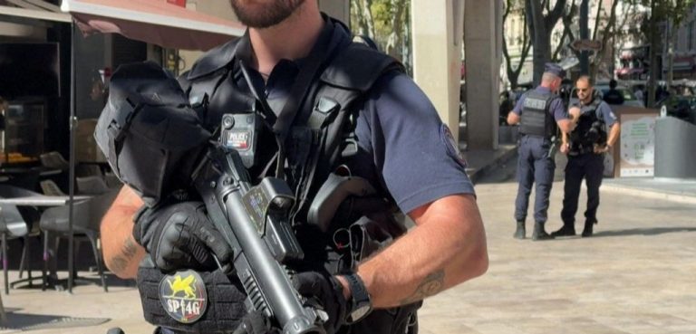 Man Shot Dead After Stabbing Five in Hotel Rampage