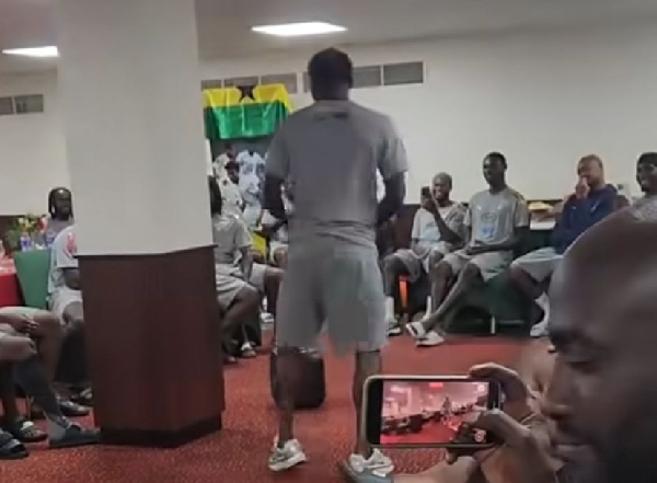 Watch Kohn and Sibo Groove Into Black Stars—Initiation Dance