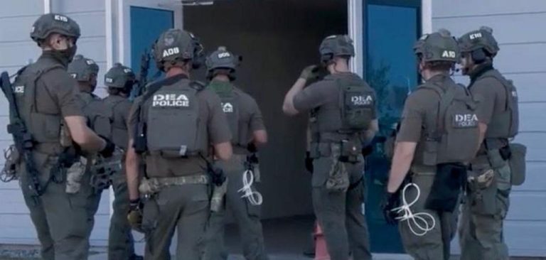 475 Workers Detained in Hyundai Raid—South Korea Sends Plane to Bring Citizens Home