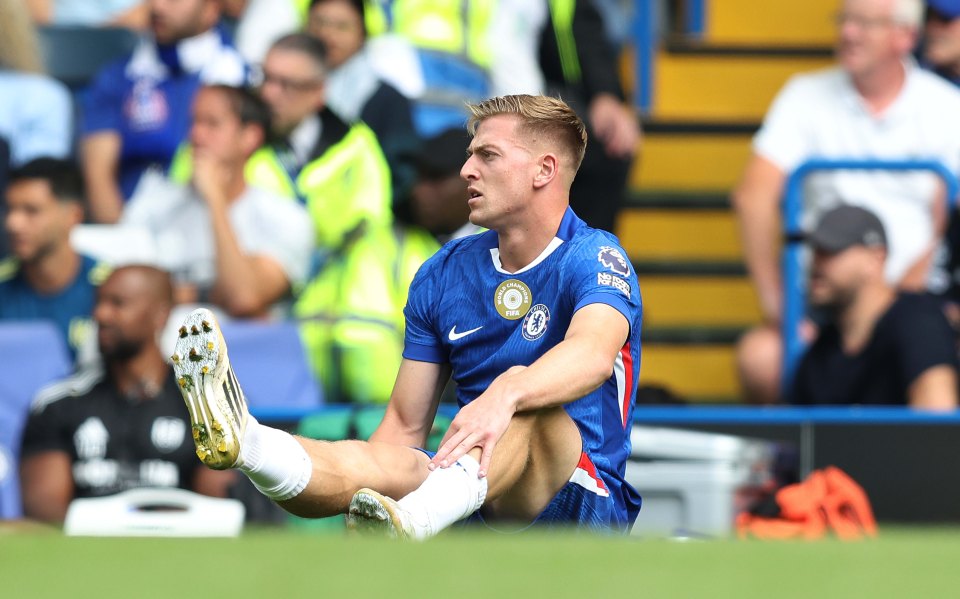 Chelsea’s Liam Delap Out for Up to 12 Weeks Amid Hamstring Injury