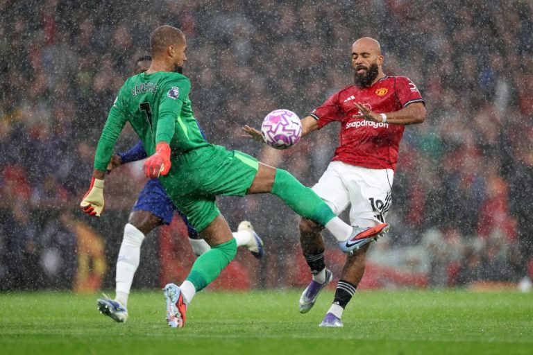 Chelsea’s Robert Sanchez Ready to Return After Red Card Suspension