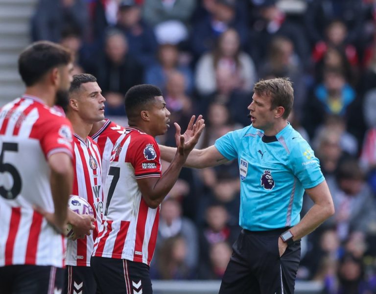 Sunderland Star Branded ‘Stupid’ After Shocking Red Card Against Aston Villa