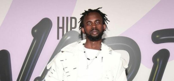 Bottles Fly at Black Sherif! Chaos in Takoradi Forces Big Decision from His Team