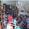 Man captured on camera smartly stealing a pair of jeans from boutique