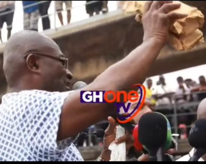Kennedy Agyapong Helps Fire-Hit Adum Traders with Cash and Streetlight Donation